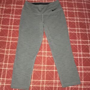 Nike Dri fit grey cropped capris tights workout exercise athletic running pants